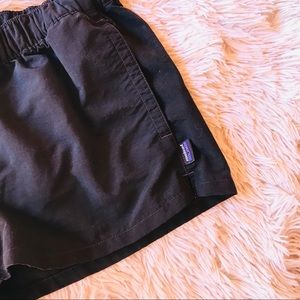 Patagonia 2” Barely Baggies Shorts black small